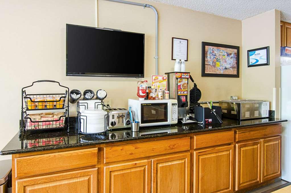 Econo Lodge Lynchburg Restaurant foto
