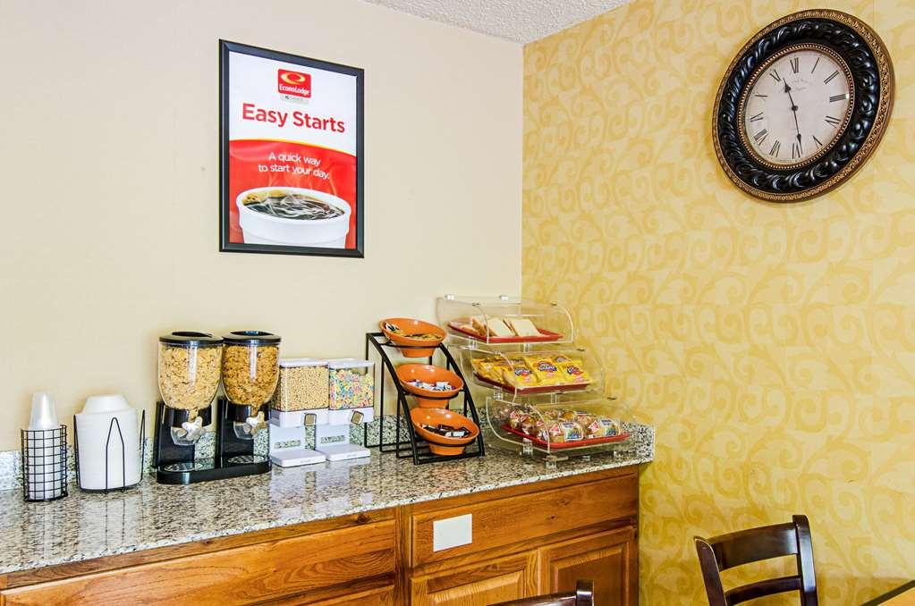 Econo Lodge Lynchburg Restaurant foto